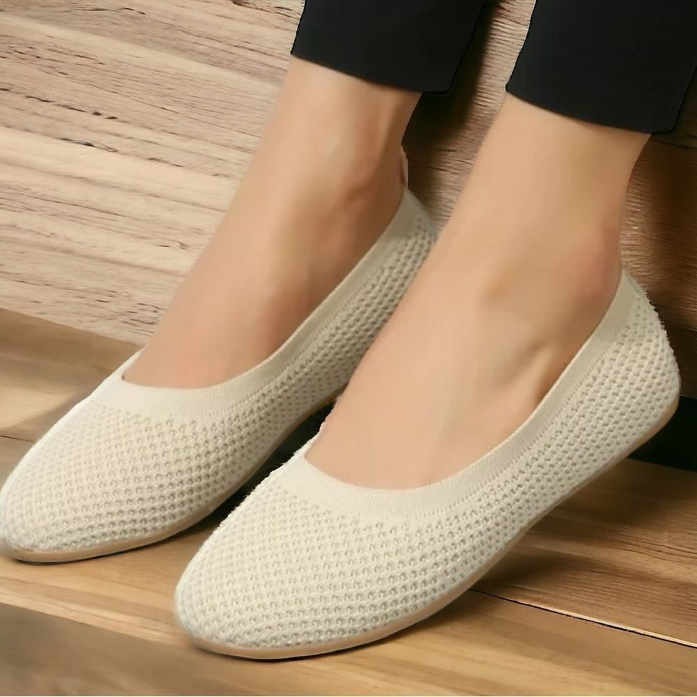 Sonoma cute beige slip  on ballet flats! New